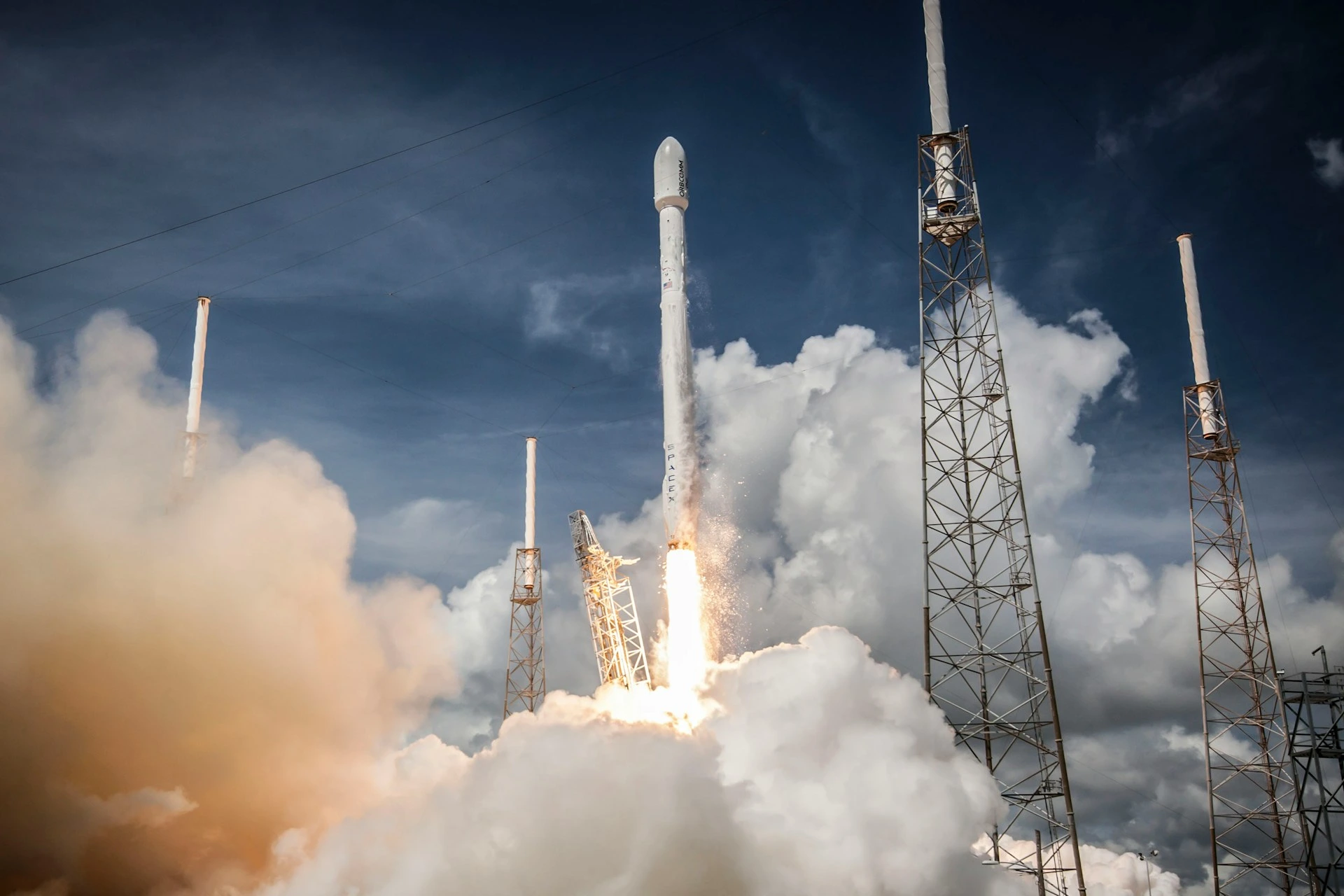 SpaceX invier&agrave; 5 missioni non equipaggiate su Marte in due anni