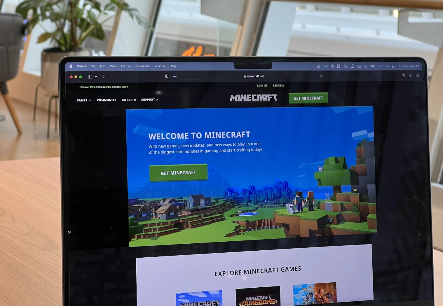Il Creatore di Minecraft Scatena l&rsquo;Interesse con un Sondaggio che Suggerisce un Successore Spirituale