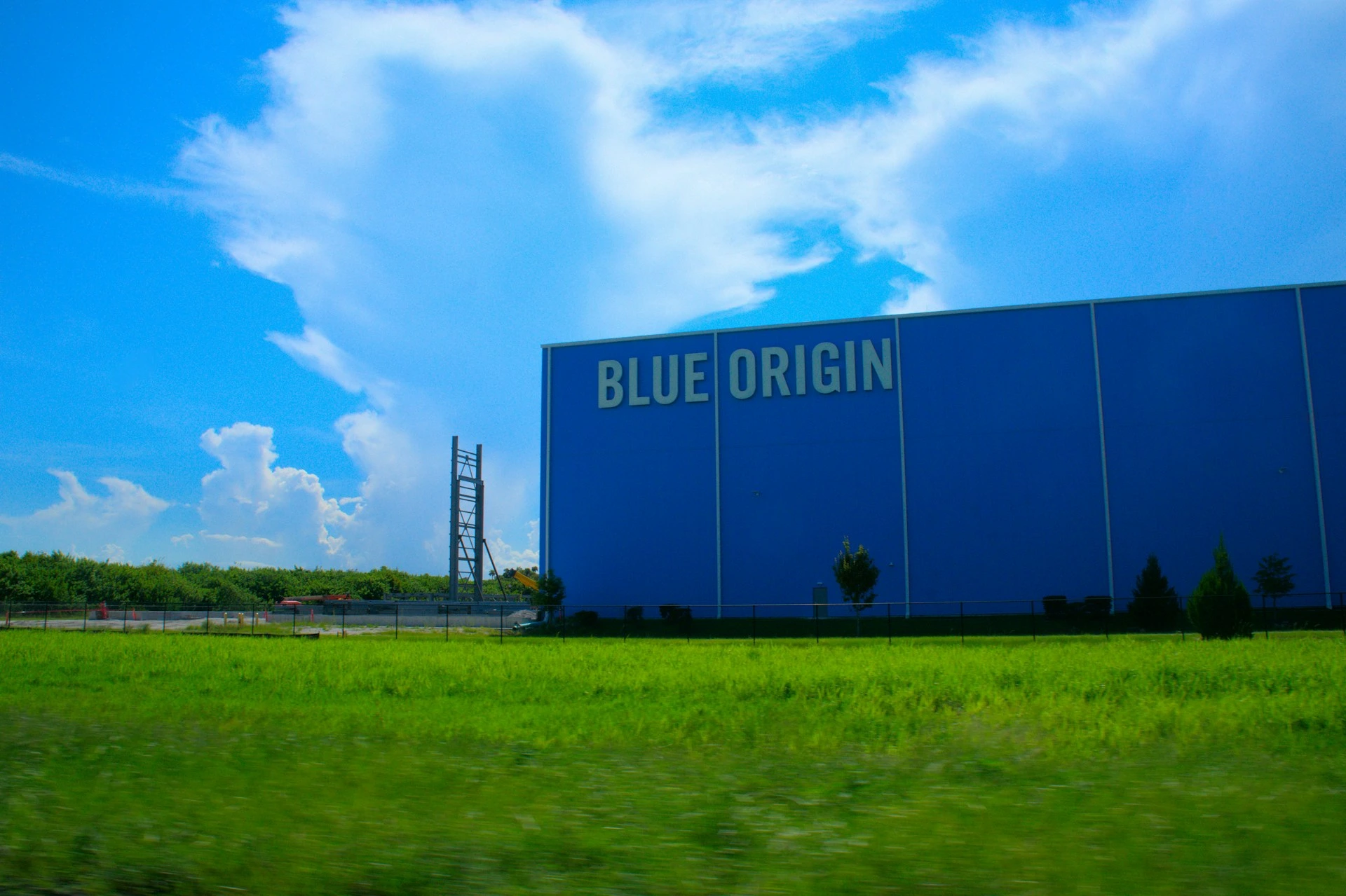 Blue Origin Lancia con Successo il Razzo New Shepard per l&rsquo;Esperimento sulla Gravit&agrave; Lunare