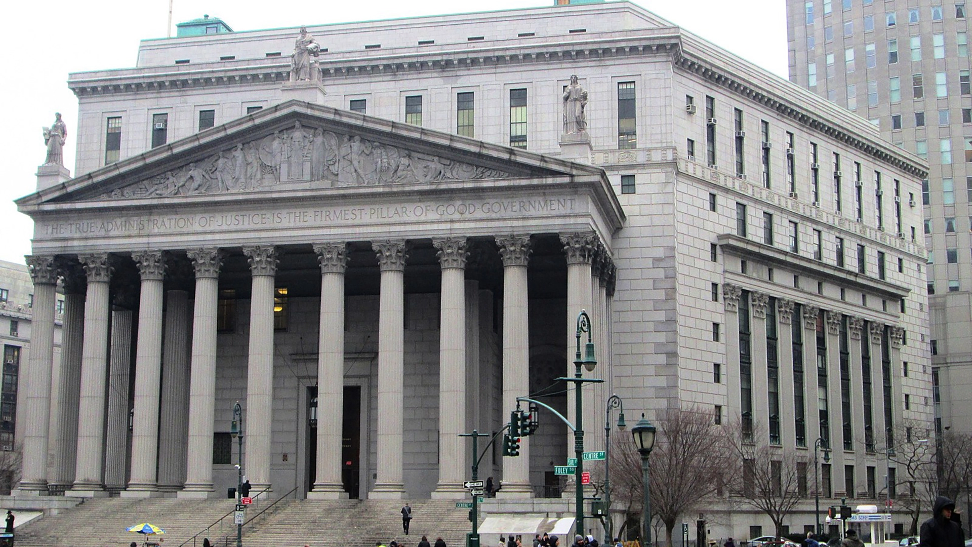 Litigante Autodifensore Usa Avatar AI, Scatena Reazioni Negative in Aula