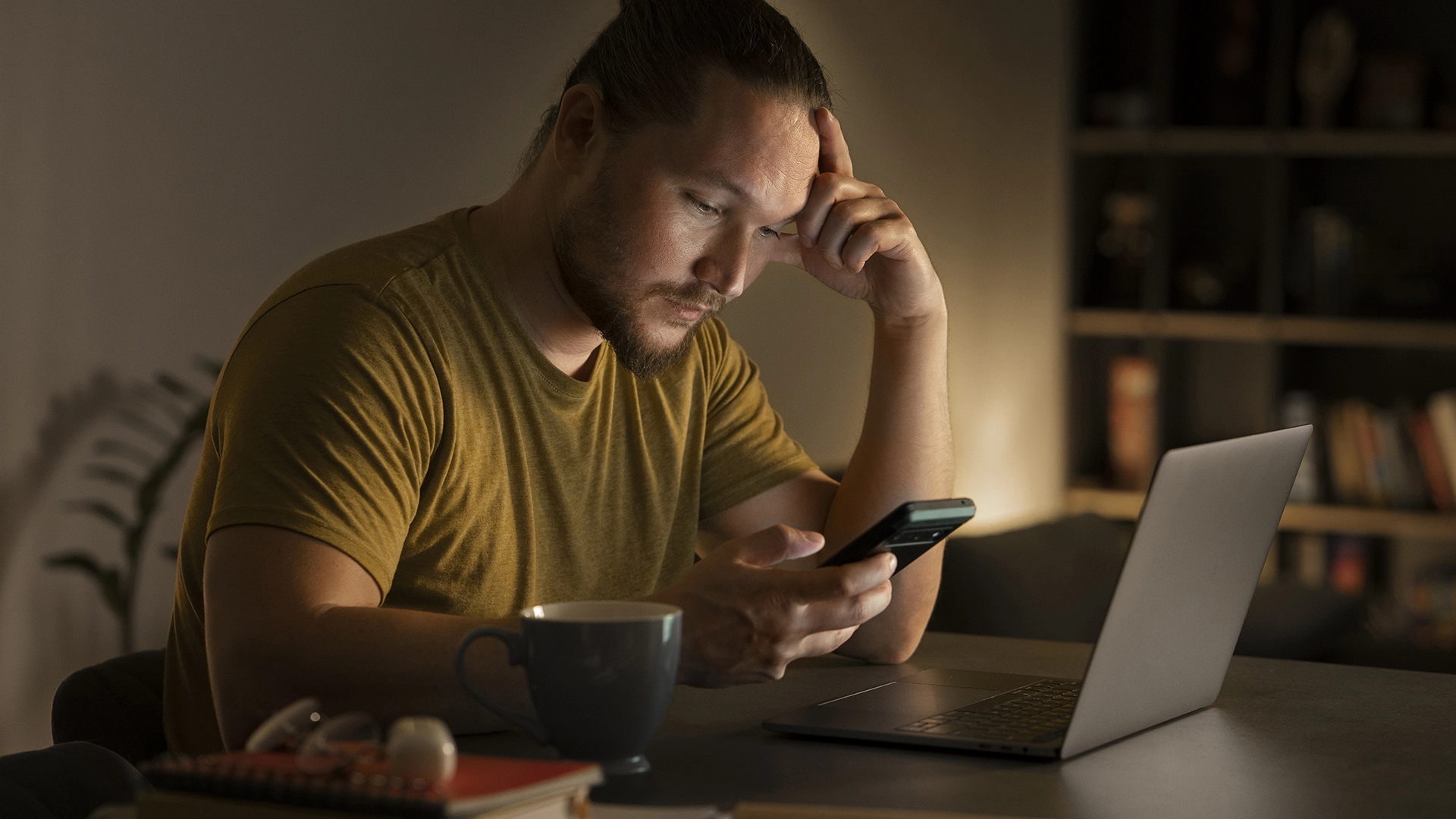 Le Persone Che Praticano Il Doomscrolling Tendono A Credere Di Pi&ugrave; Nelle False Notizie
