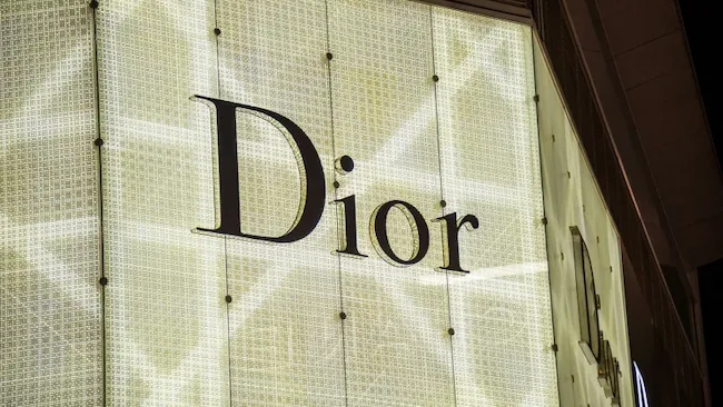 Violazione dei Dati Dior Espone le Informazioni Personali dei Clienti Statunitensi
