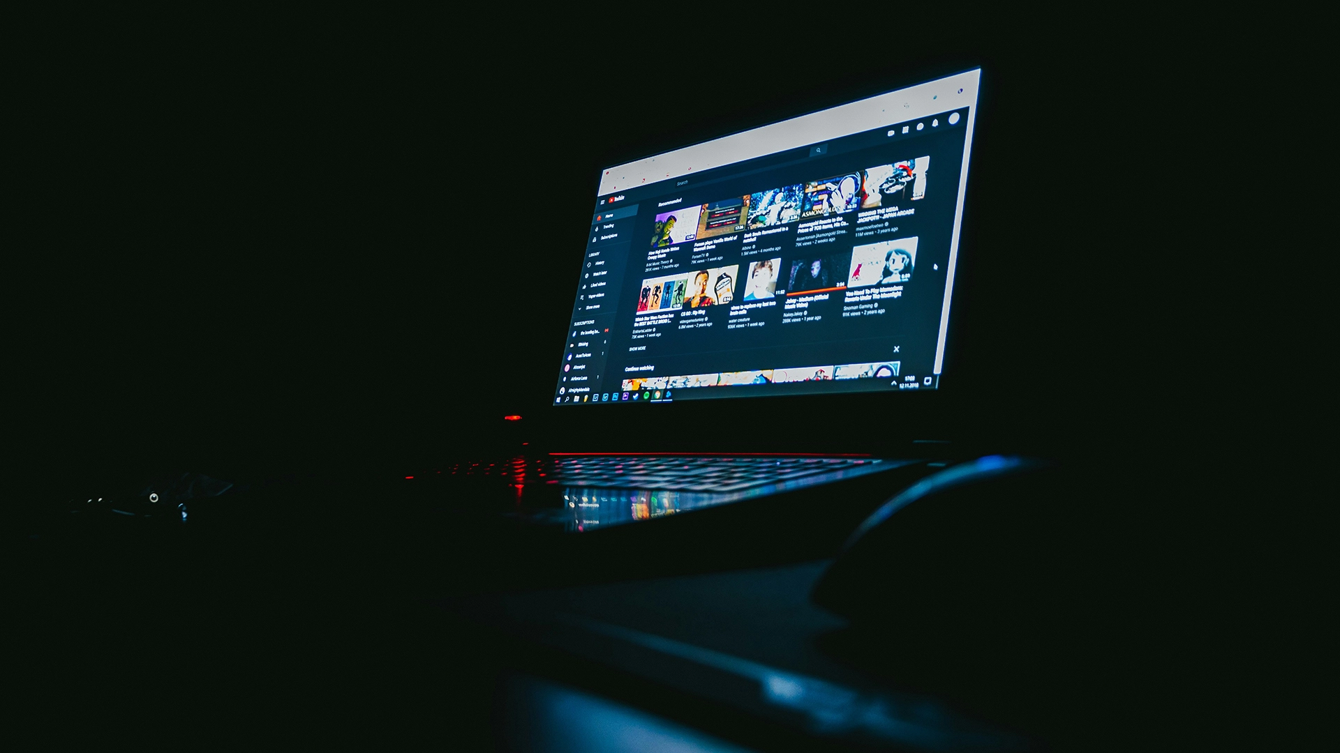 YouTube ha usato segretamente l&rsquo;IA per modificare i video dei creatori senza permesso