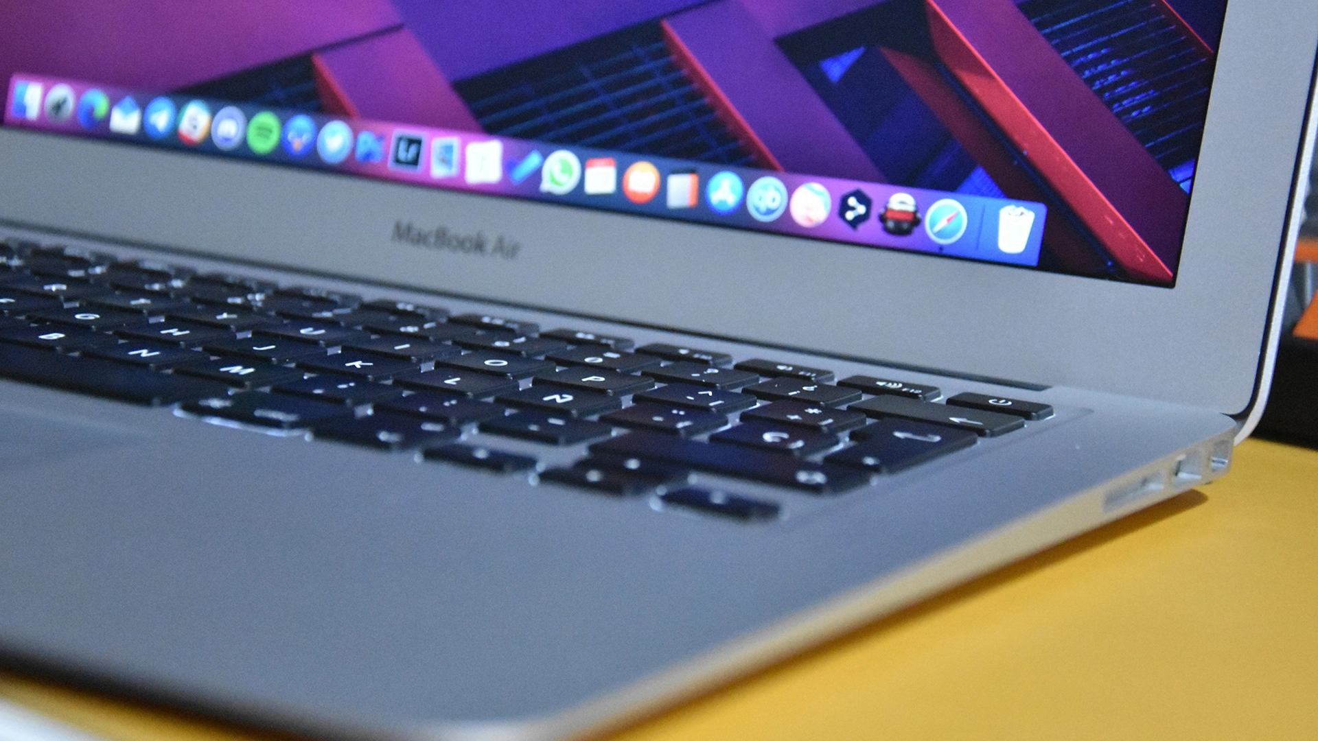 Il Malware Atomic Stealer si Diffonde Attraverso False Pagine di Software MacOS
